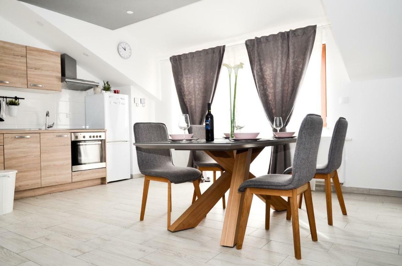Marazul Apartments Povljana Eksteriør billede