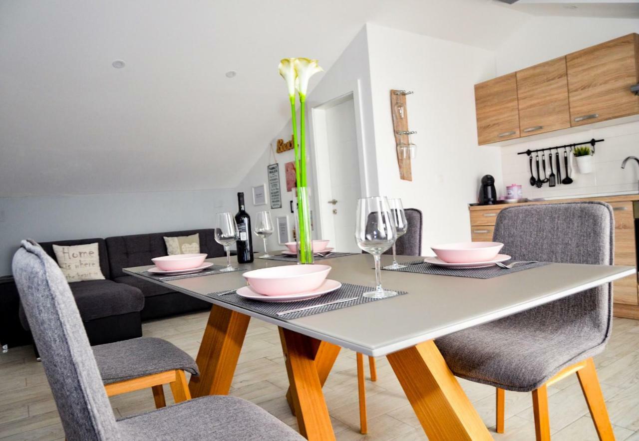 Marazul Apartments Povljana Eksteriør billede