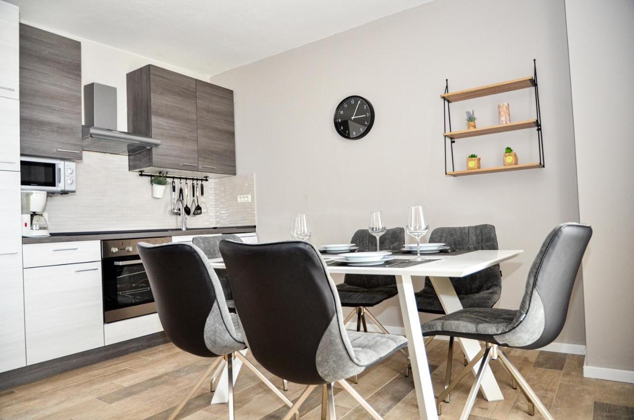 Marazul Apartments Povljana Eksteriør billede